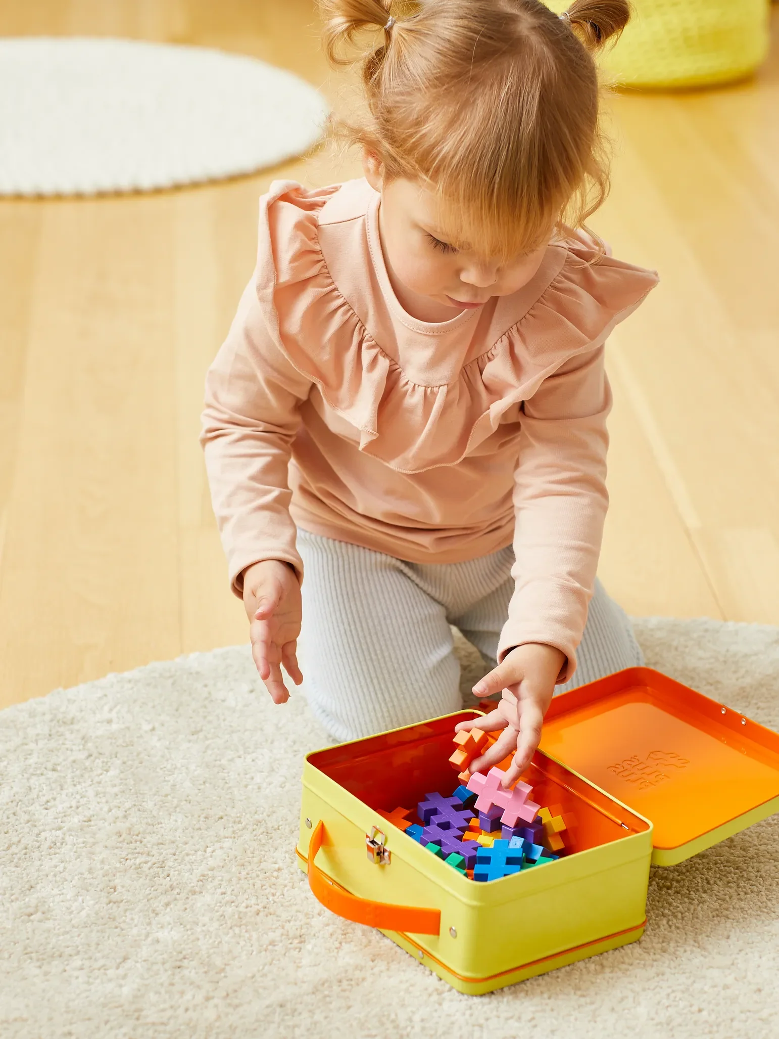 BIG Metal Suitcase Yellow - 70 pcs - Image 3