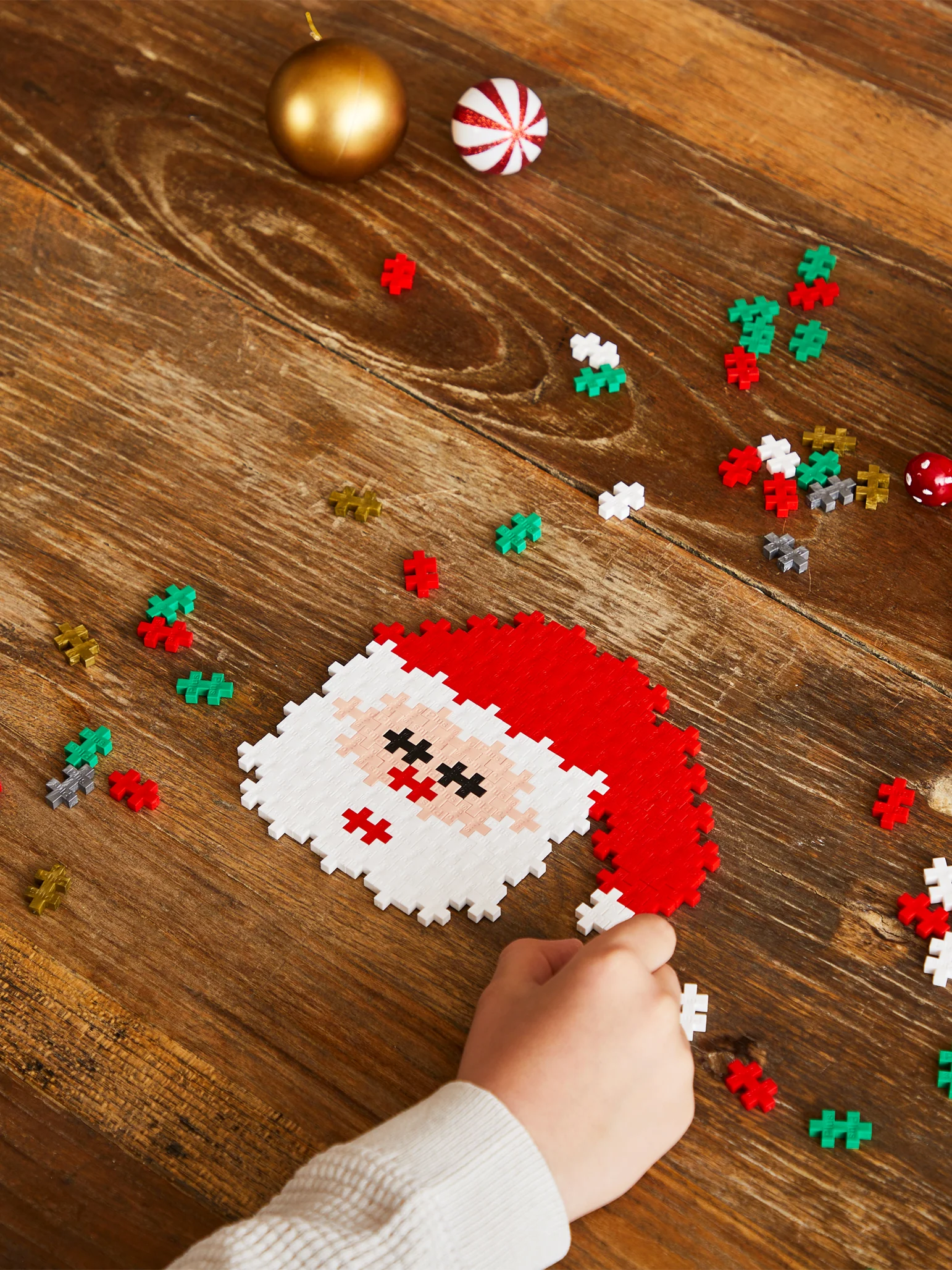 10 Single Colors Christmas Edition 1500 pcs - Image 4